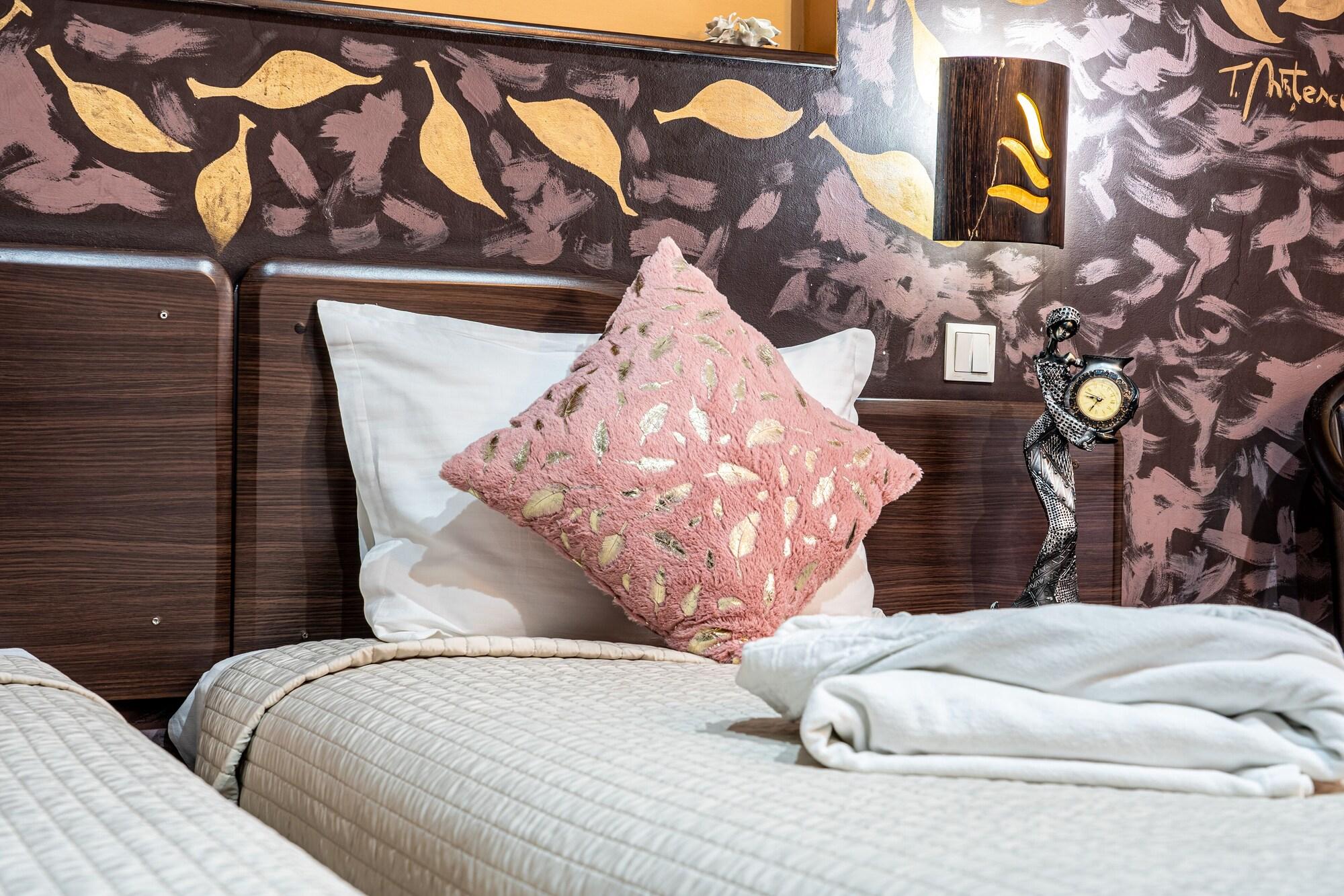 Razvan Hotel