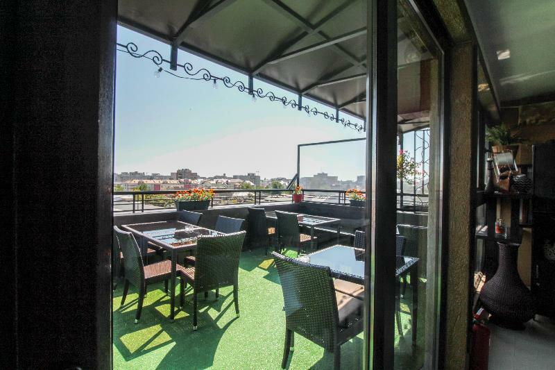 Razvan Hotel 3*