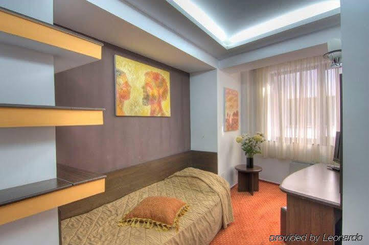 Razvan Hotel