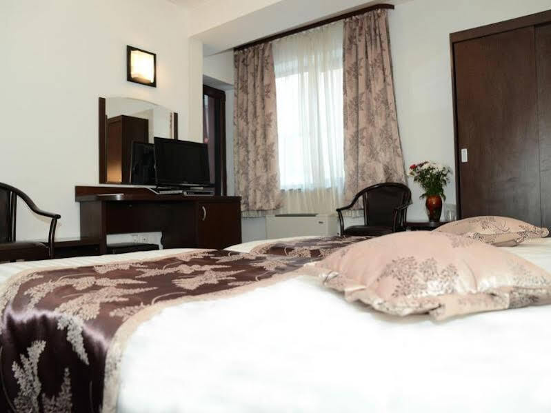 Razvan Hotel 3*